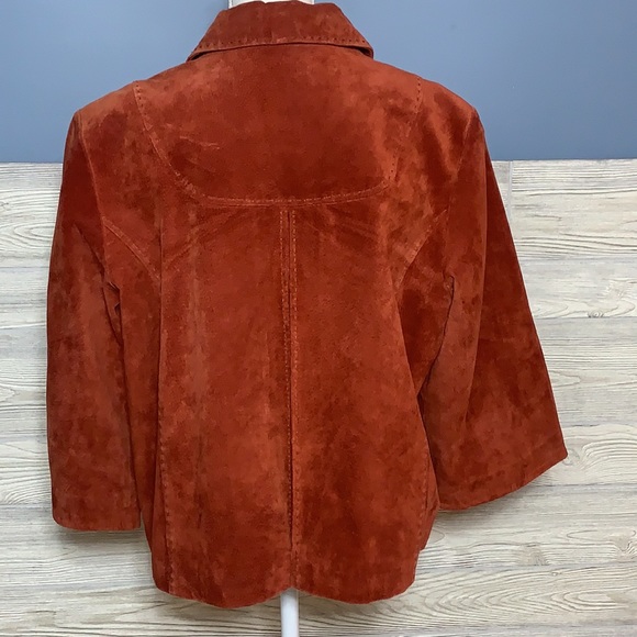Gorgeous burnt orange 2 button swing cropped suede jacket - Picture 5 of 12